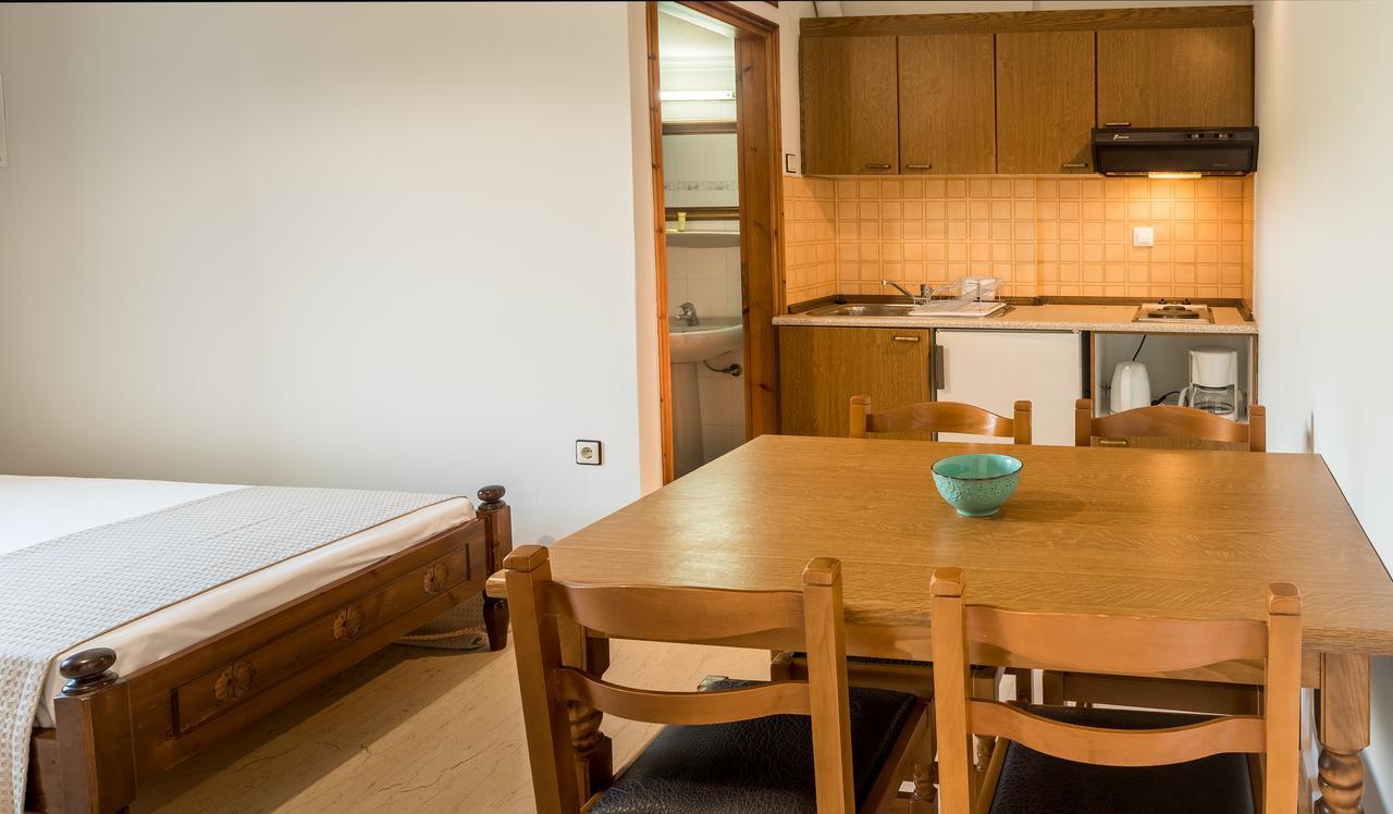 Merabello Apartments Agia Marina 外观 照片